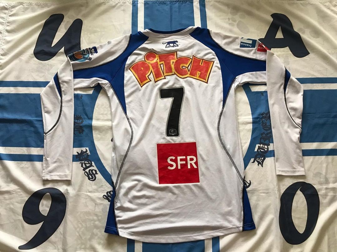 AJ Auxerre 2008-09 Coupe de France Home Kit