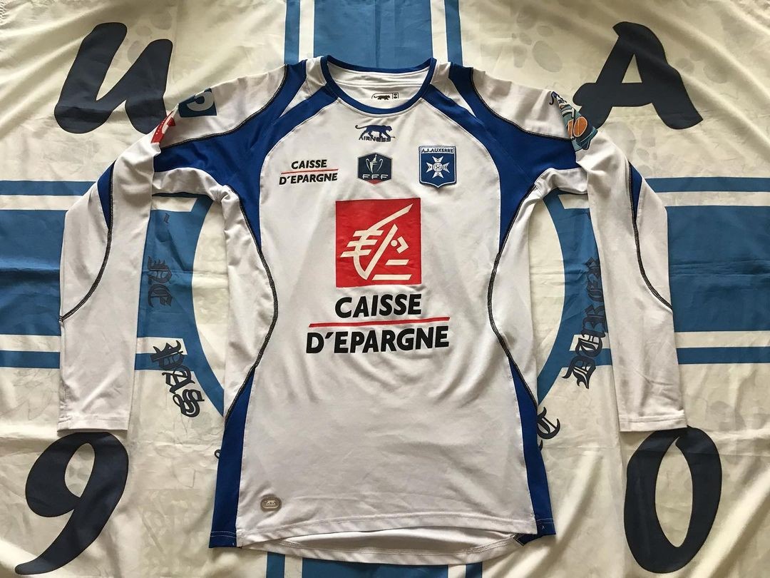 AJ Auxerre 2008-09 Coupe de France Home Kit