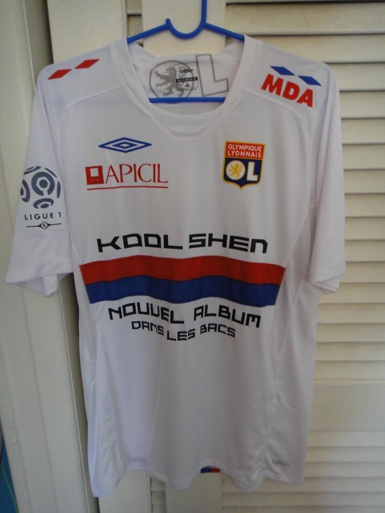 Olympique Lyonnais 2009-10 Home V3 Kit