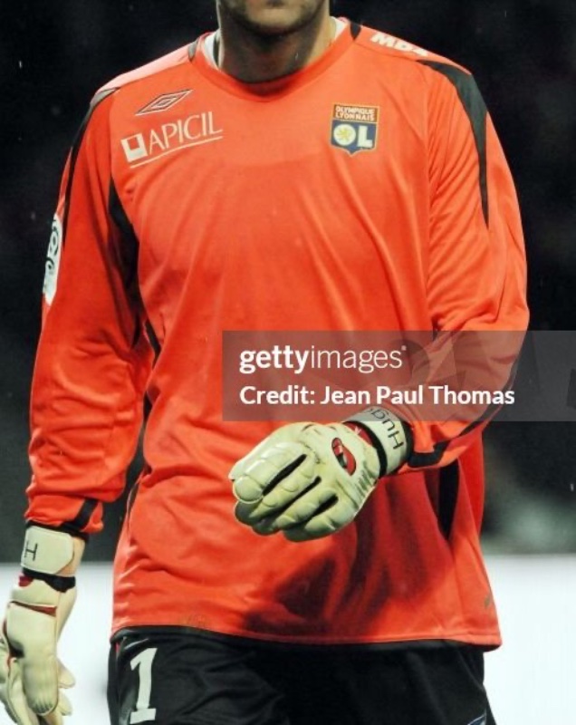 Olympique Lyonnais 2009-10 GK 4 Kit