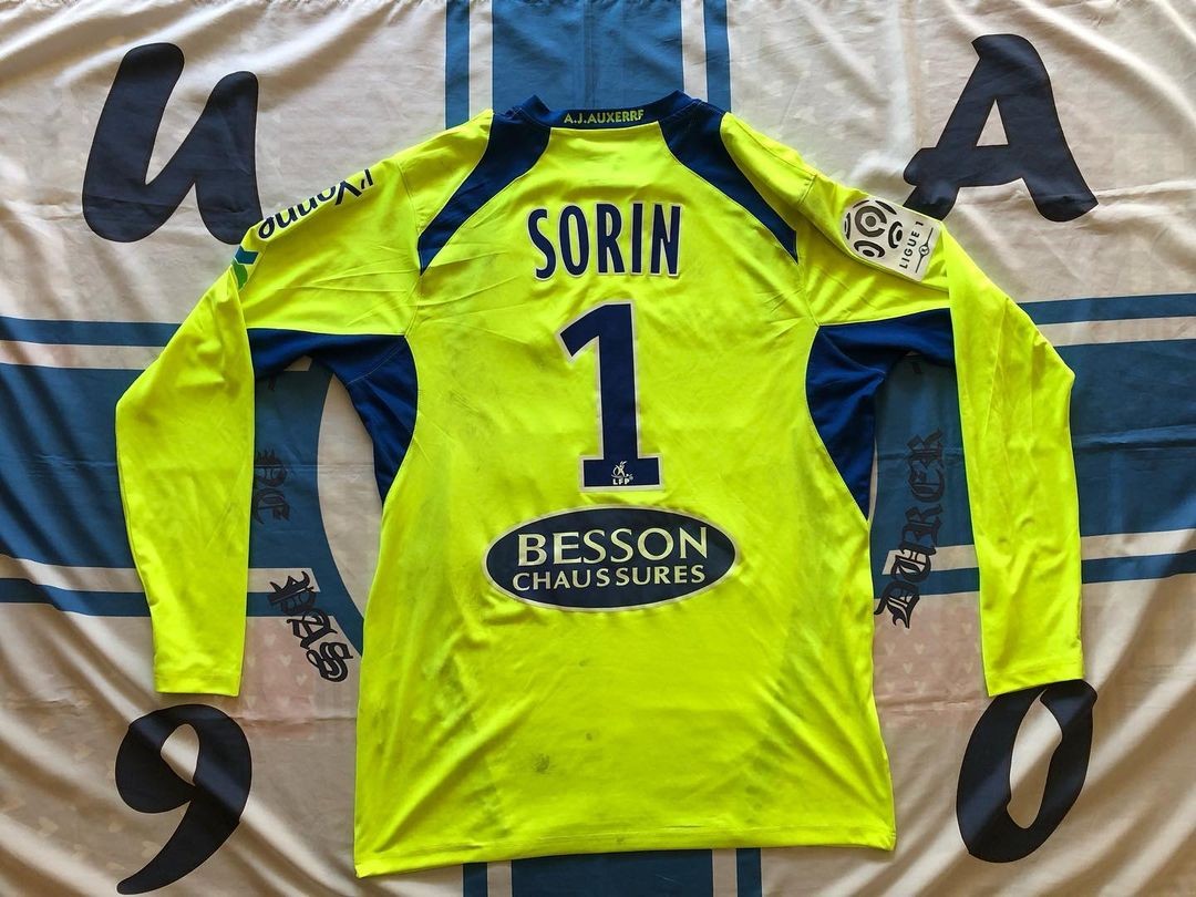 AJ Auxerre 2009-10 Third Kit