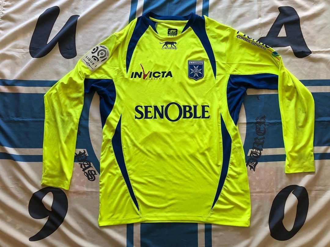 AJ Auxerre 2009-10 Third Kit