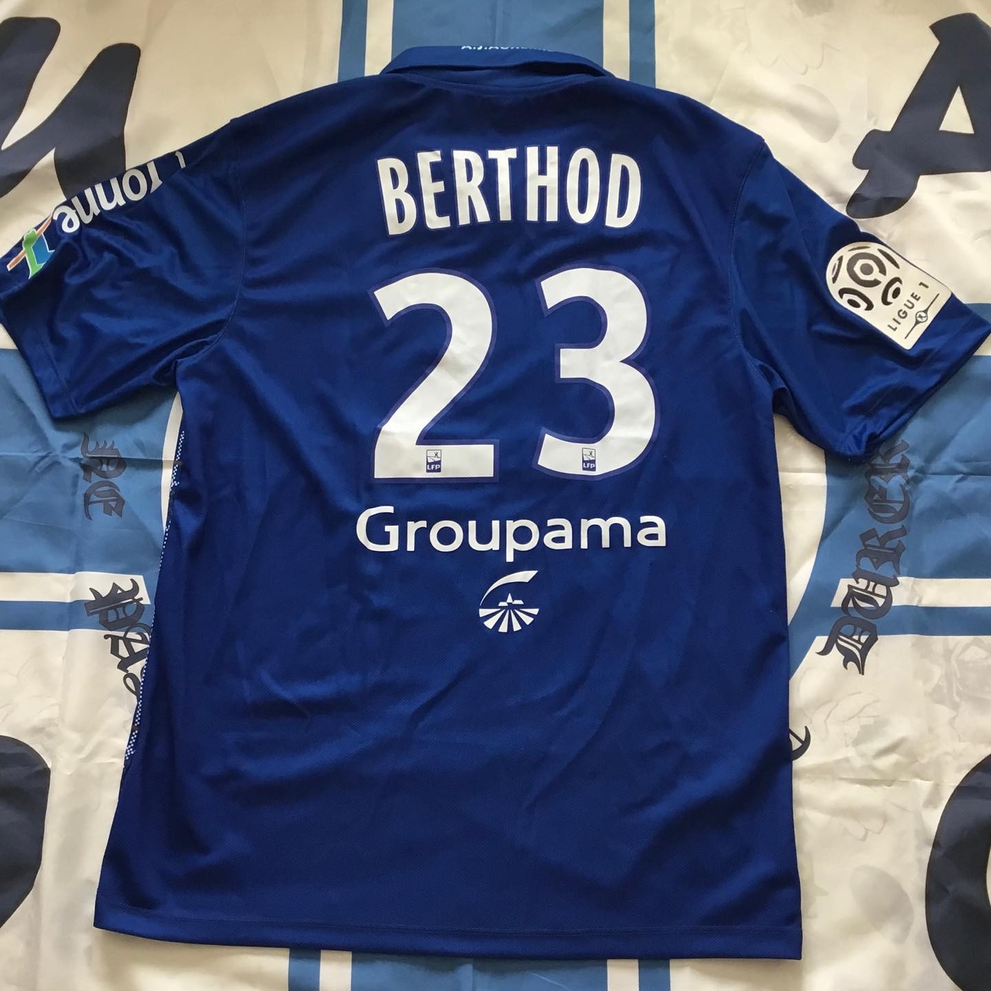 AJ Auxerre 2010-11 Away Kit