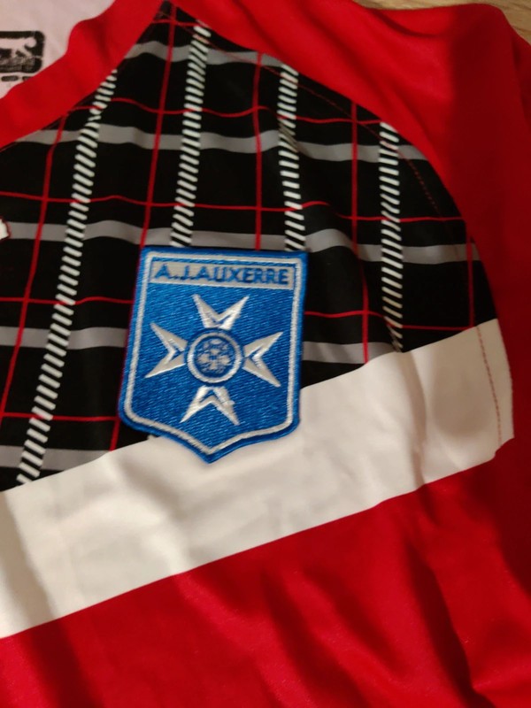 AJ Auxerre 2010-11 GK 2 Kit