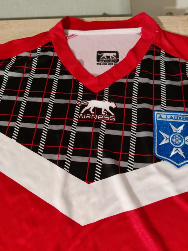 AJ Auxerre 2010-11 GK 2 Kit