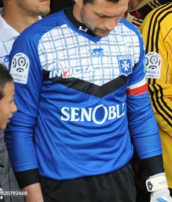AJ Auxerre 2010-11 GK 3 Kit