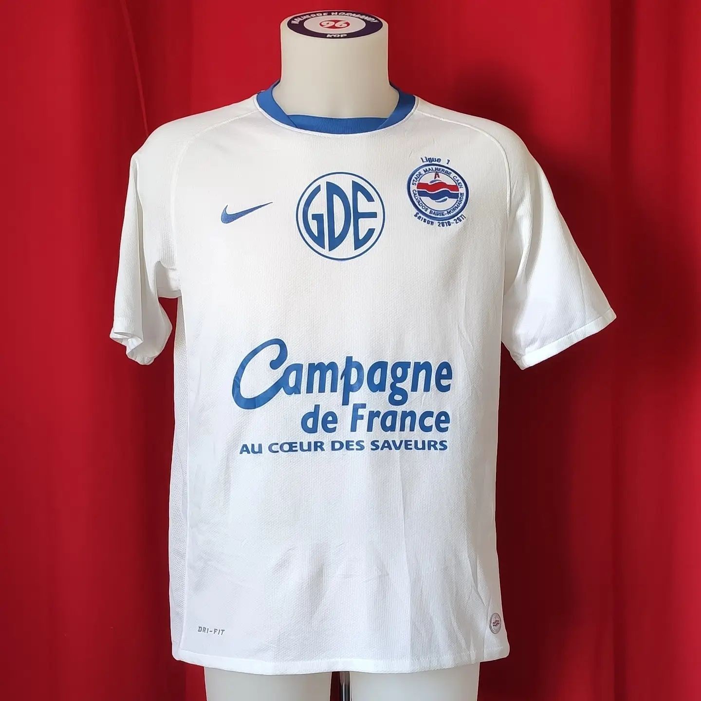 SM Caen 2010-11 Away Kit