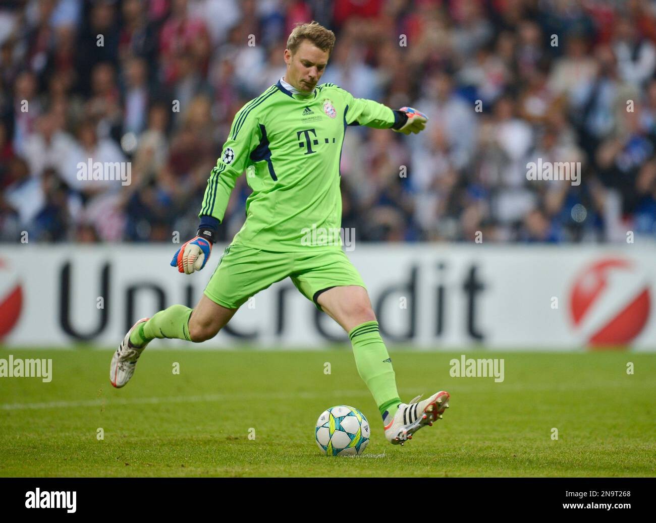 Bayern München 2011-12 GK 3 Kit