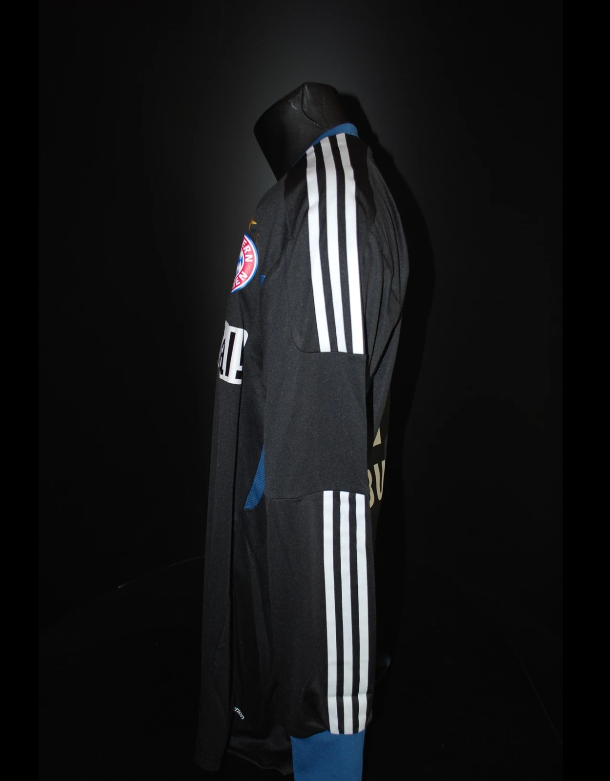 Bayern München 2011-12 GK 2 V2 Kit