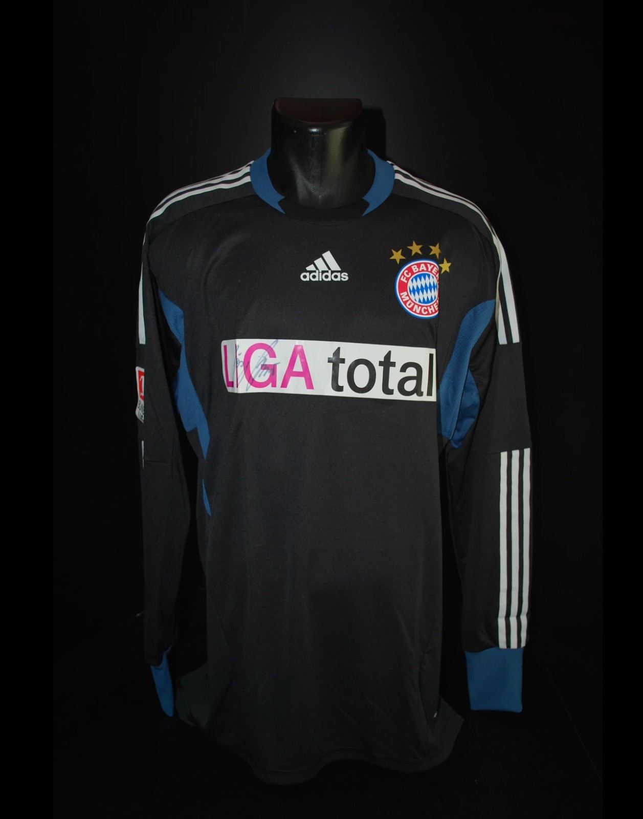 Bayern München 2011-12 GK 2 V2 Kit