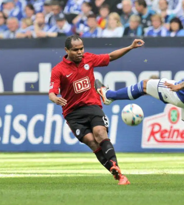 Hertha BSC 2011-12 Third Kit