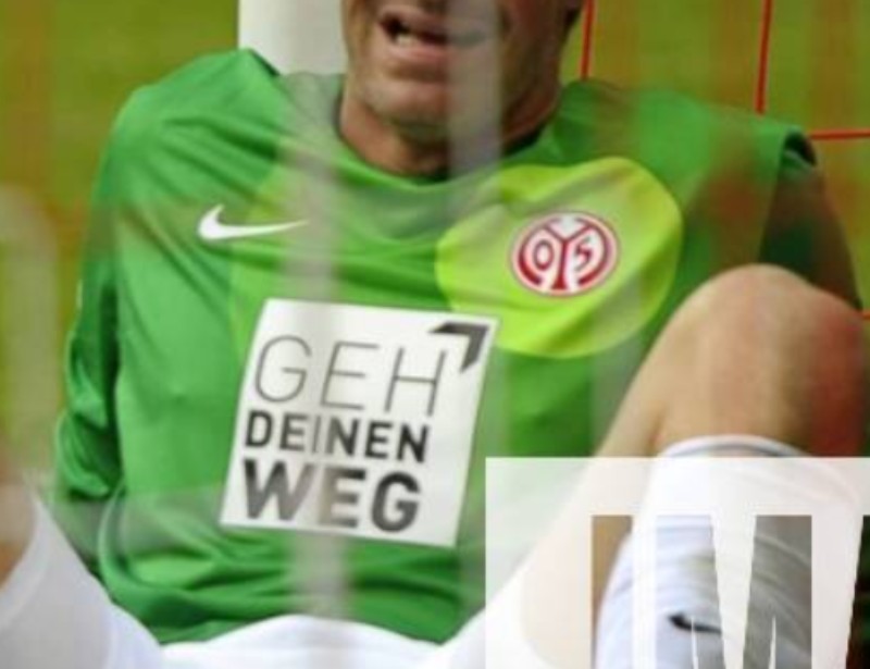 1. FSV Mainz 05 2012-13 GK 1 V2 Kit