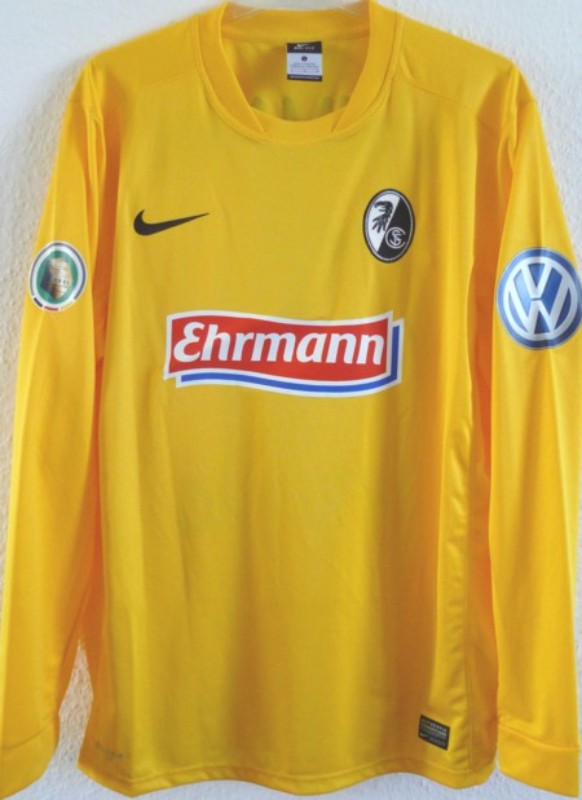 SC Freiburg 2012-13 GK 1 Kit