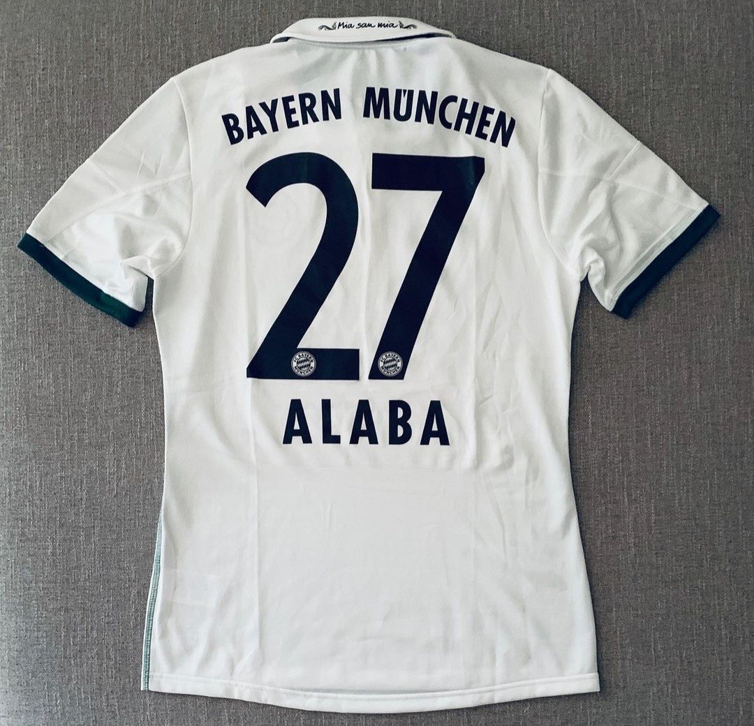 Bayern München 2013-14 Away V2 Kit