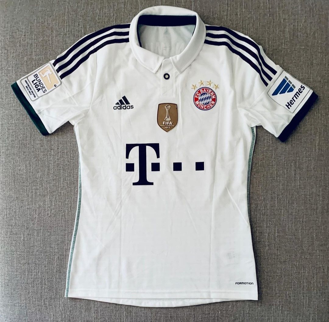 Bayern München 2013-14 Away V2 Kit