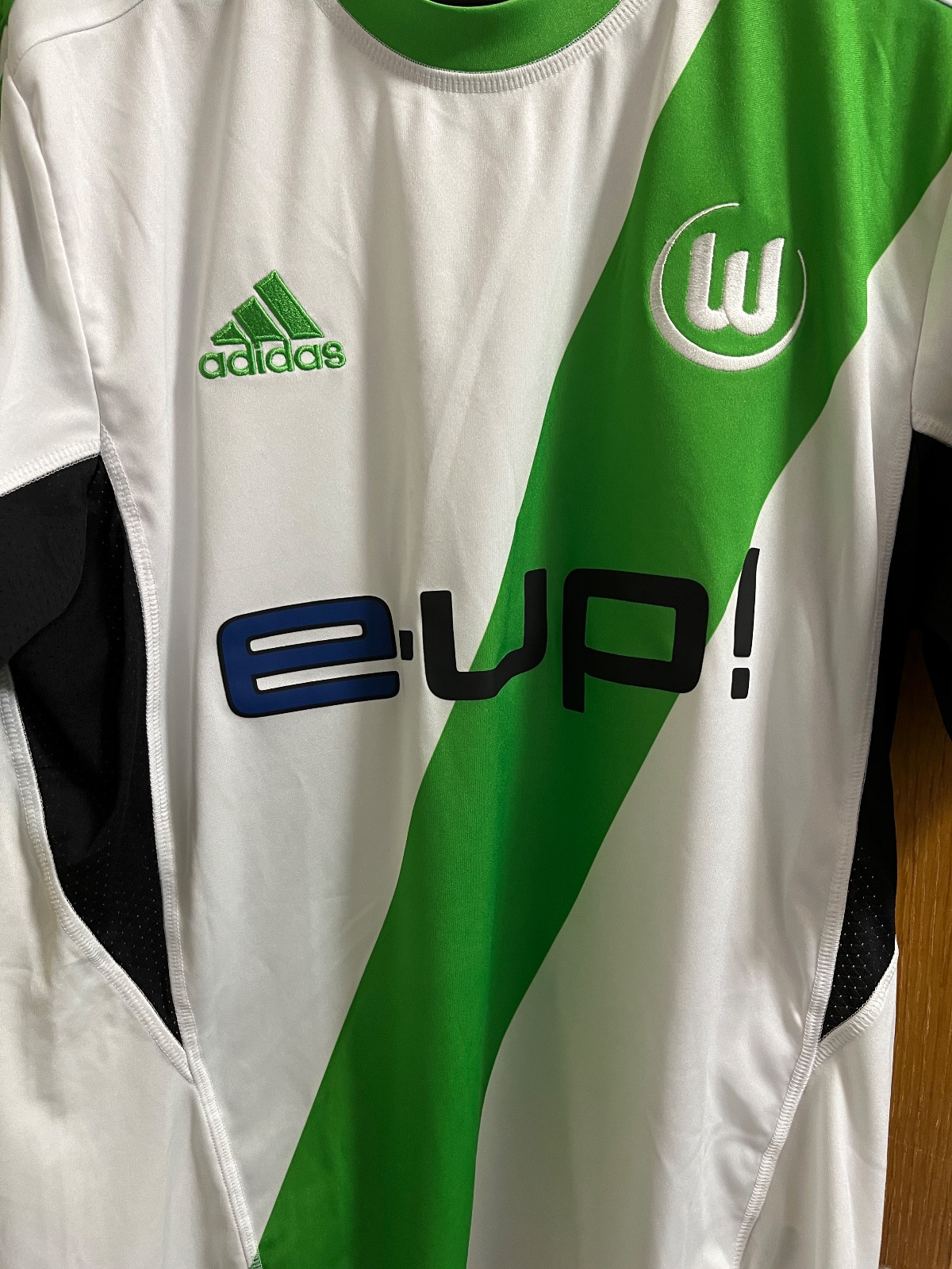 VfL Wolfsburg 2013-14 Home V2 Kit