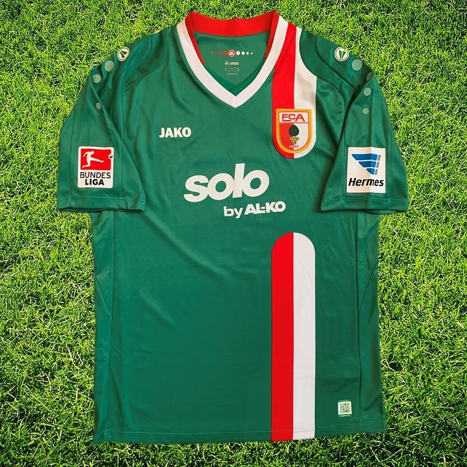 FC Augsburg 2013-14 Away 2 Kit