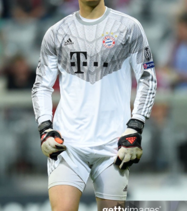 Bayern München 2014-15 GK 4 Kit