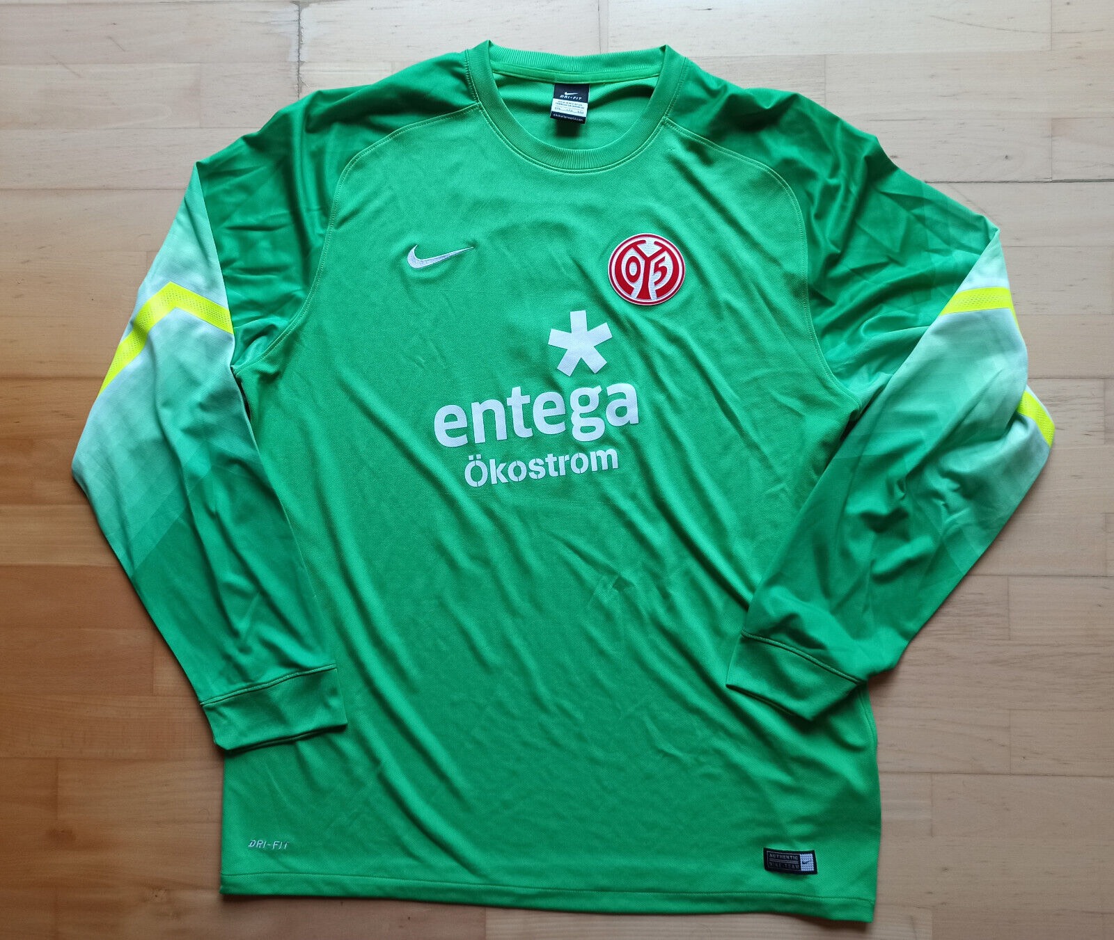 1. FSV Mainz 05 2014-15 GK 1 Kit