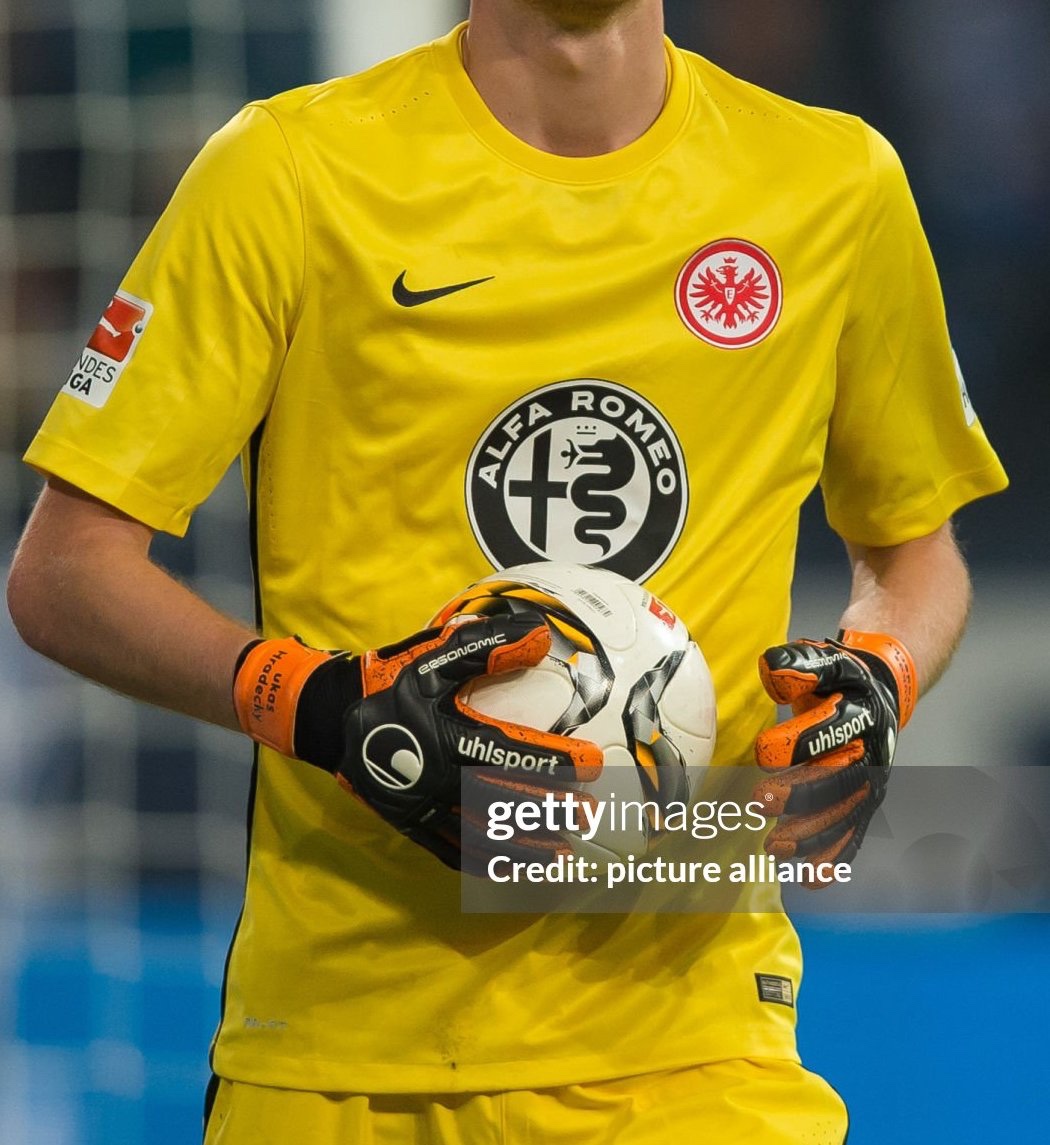 Eintracht Frankfurt 2015-16 GK 2 Kit