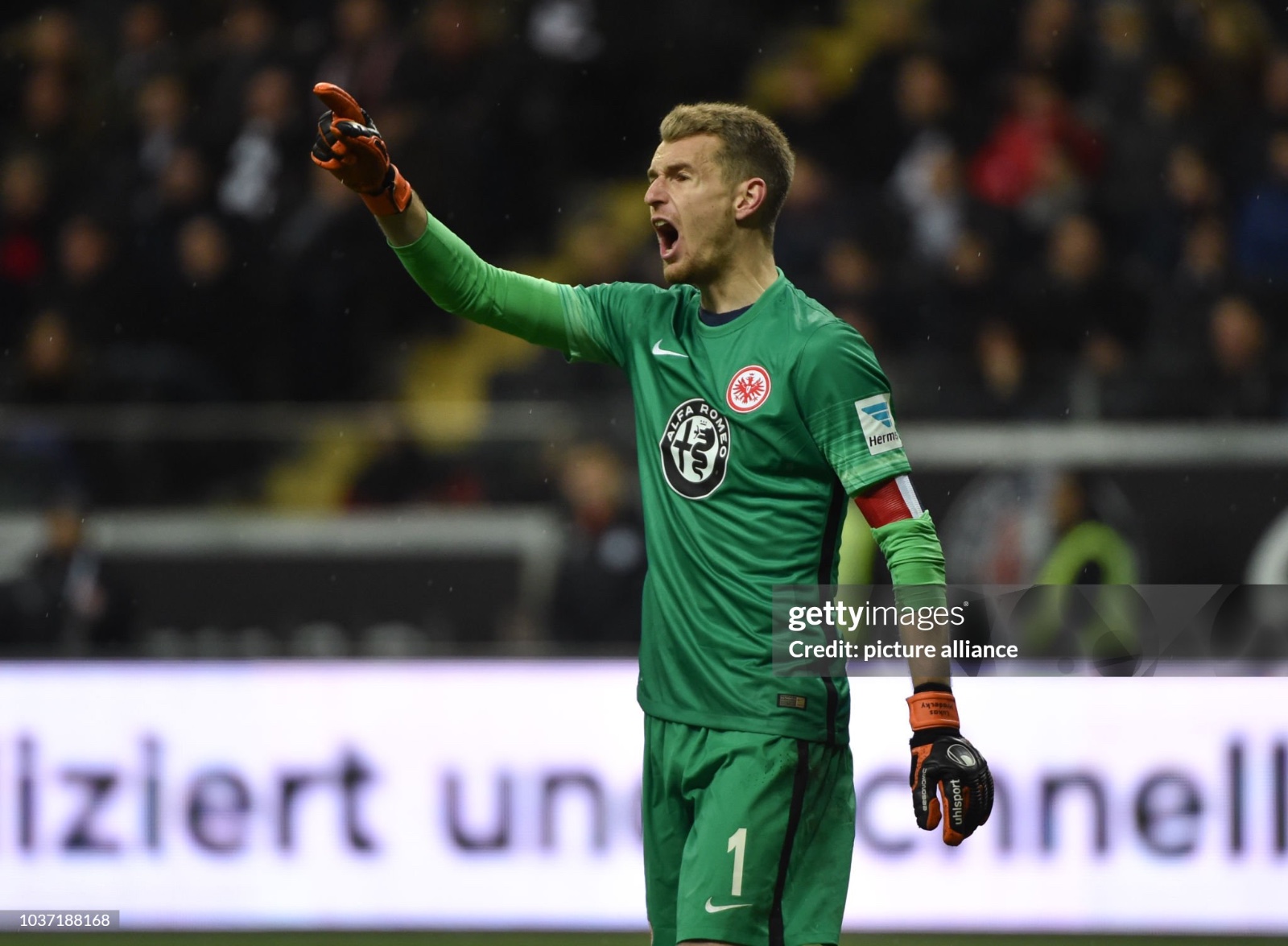 Eintracht Frankfurt 2015-16 GK 4 Kit