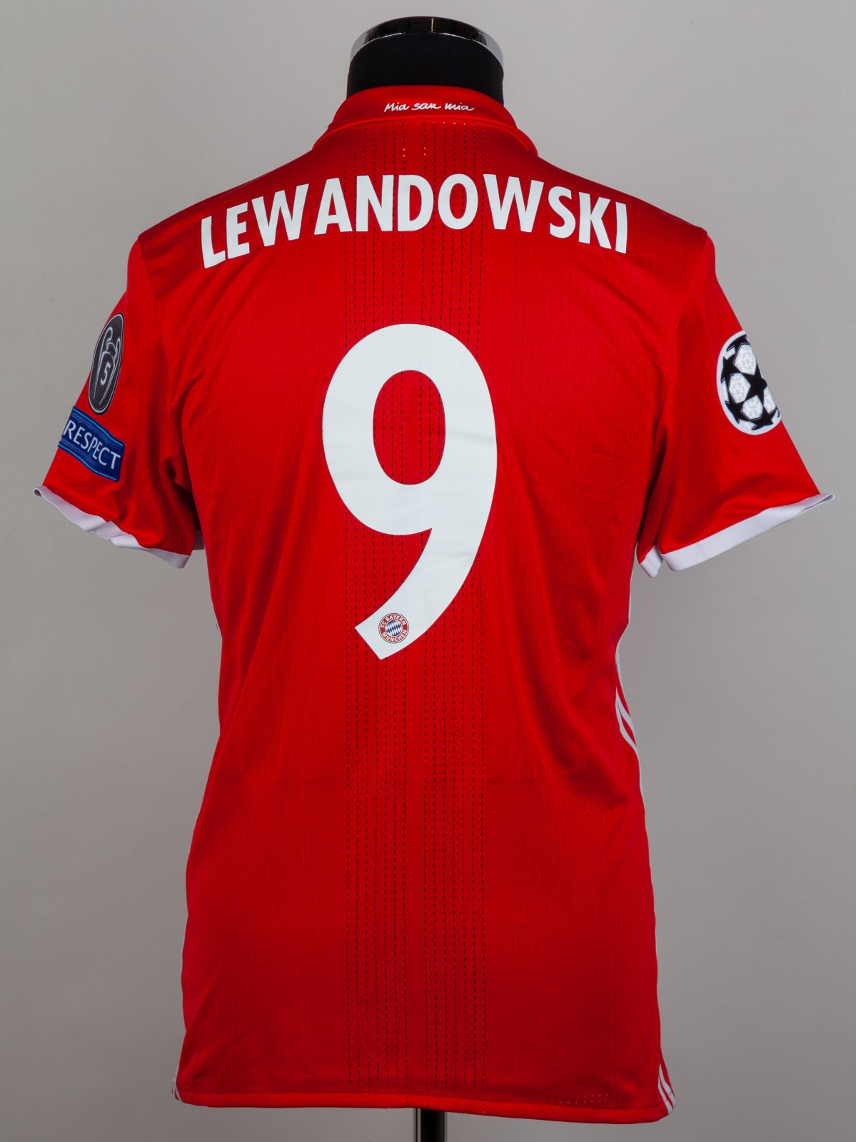 Bayern München 2016-17 Home Kit