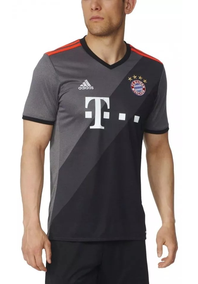 Bayern München 2016-17 Away Kit