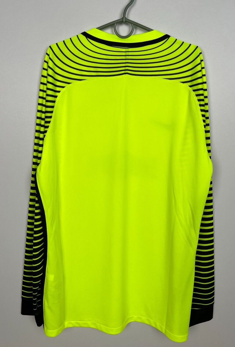 RB Leipzig 2016-17 GK Kit