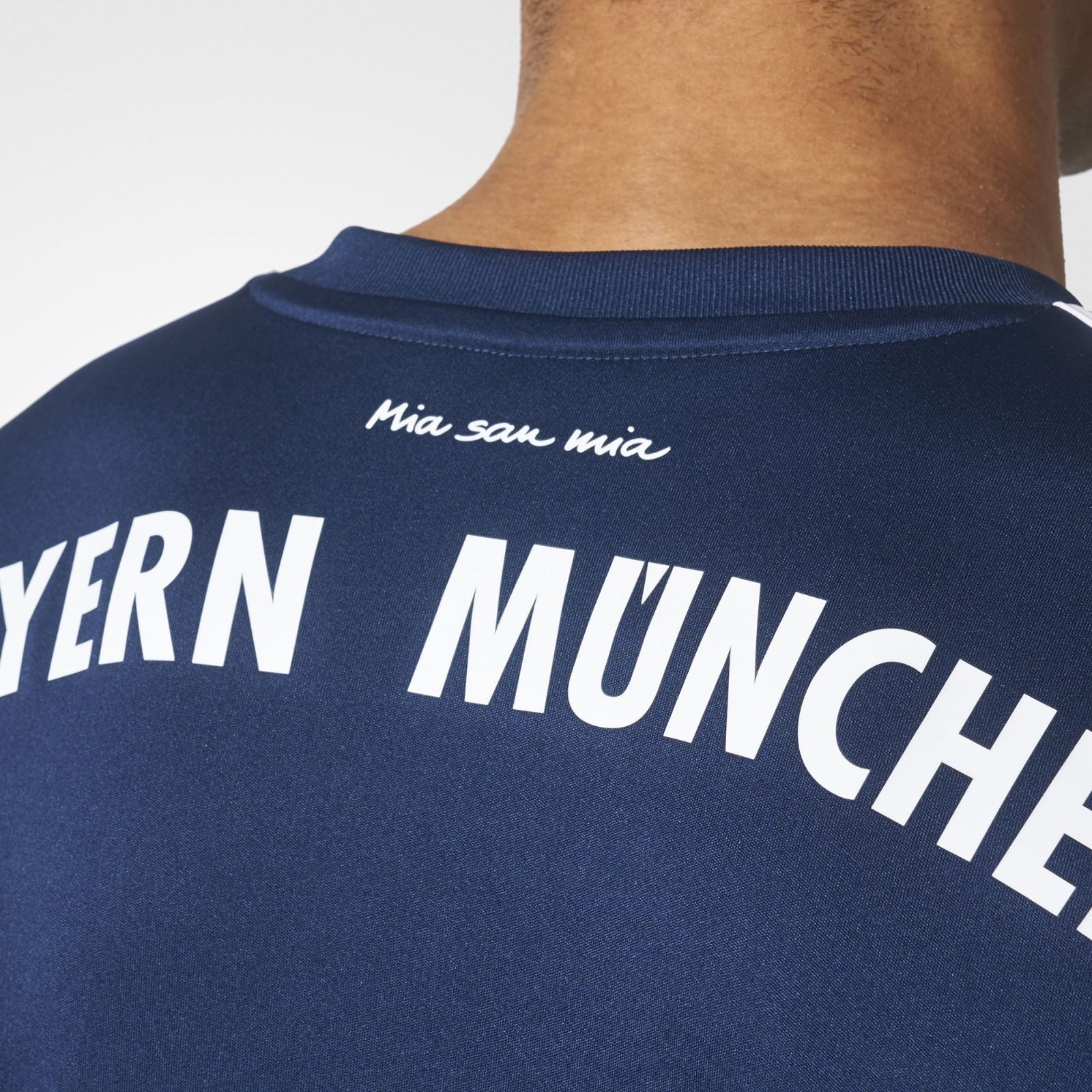 Bayern München 2017-18 Away Kit