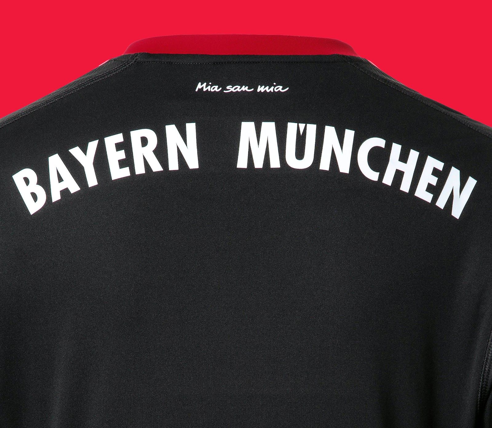 Bayern München 2017-18 GK Home Kit
