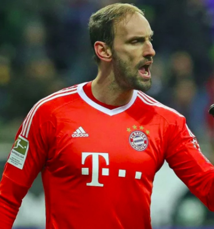 Bayern München 2017-18 GK Third Kit