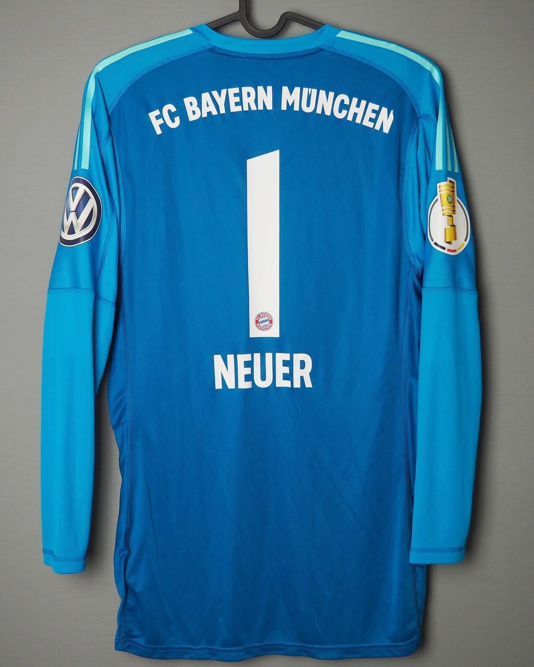Bayern München 2017-18 DFB-Pokal Final GK Kit