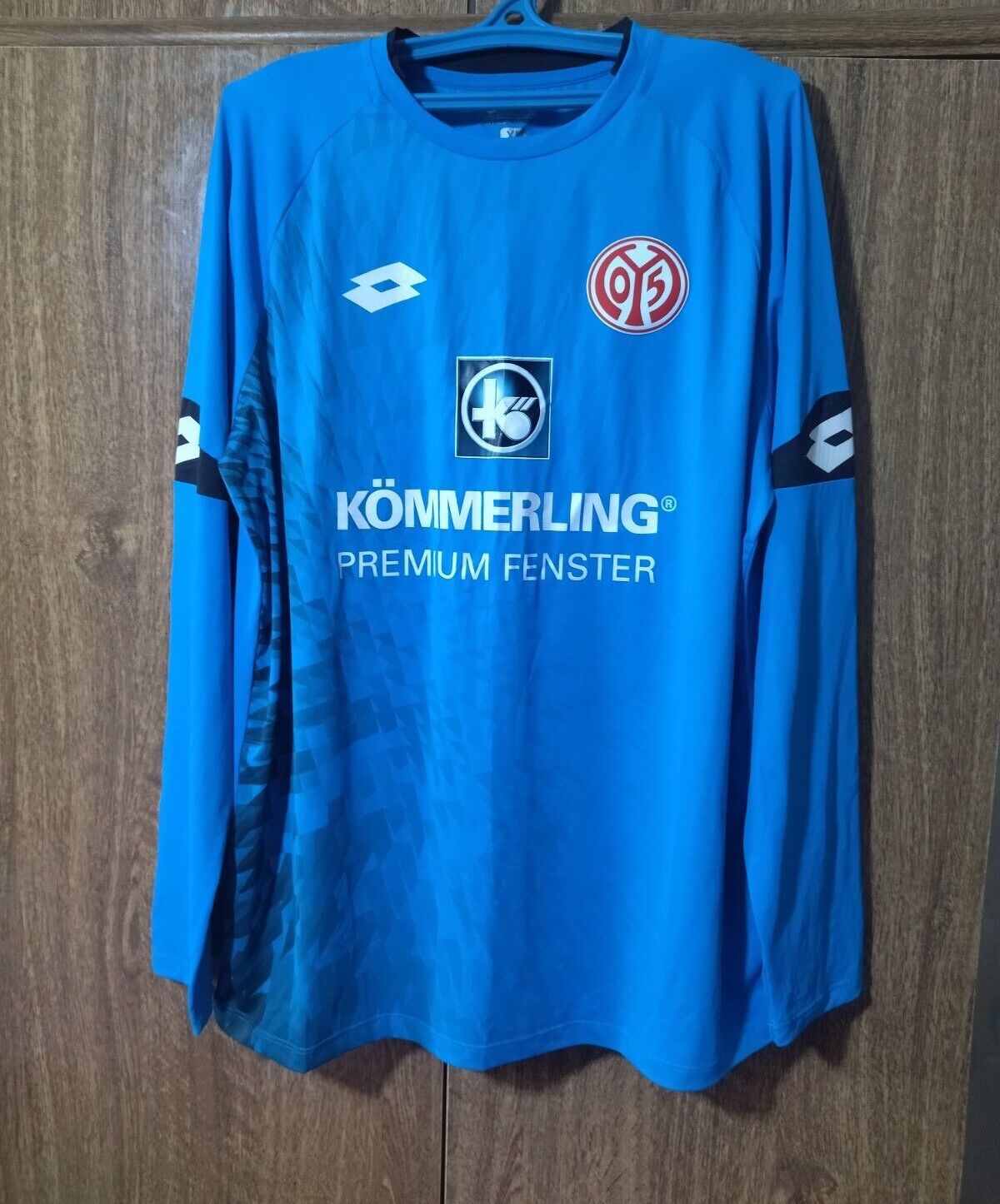 1. FSV Mainz 05 2017-18 GK 1 Kit