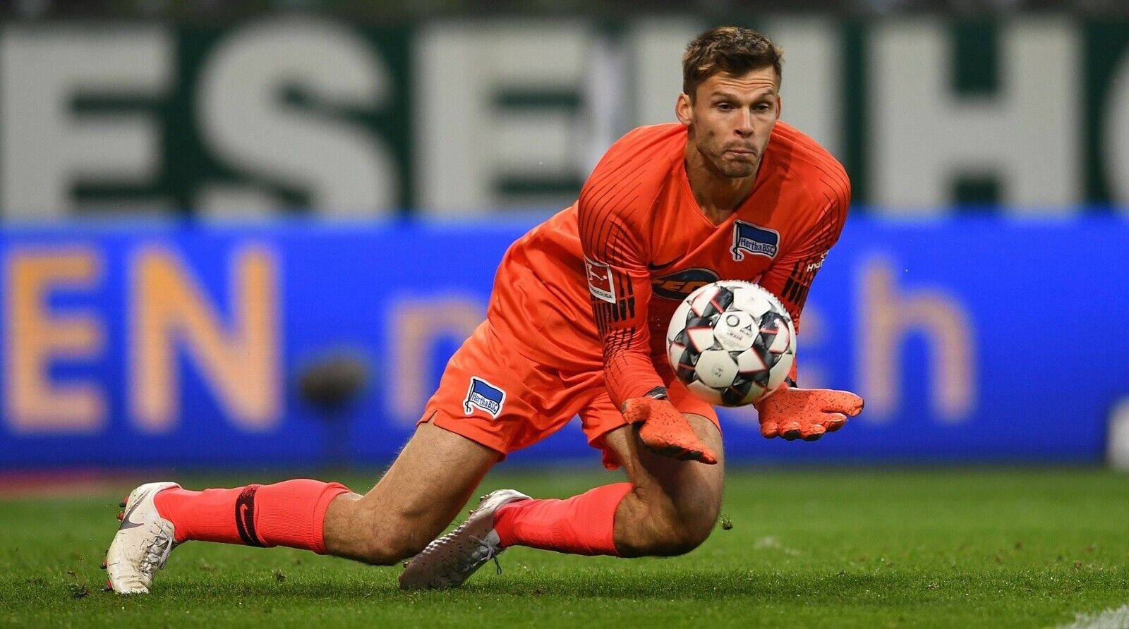 Hertha BSC 2018-19 GK 2 Kit