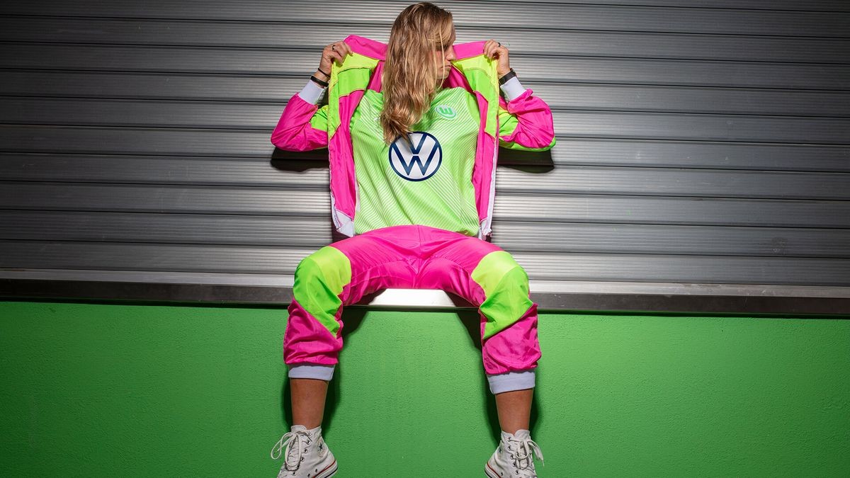 VfL Wolfsburg 2020-21 Home Kit