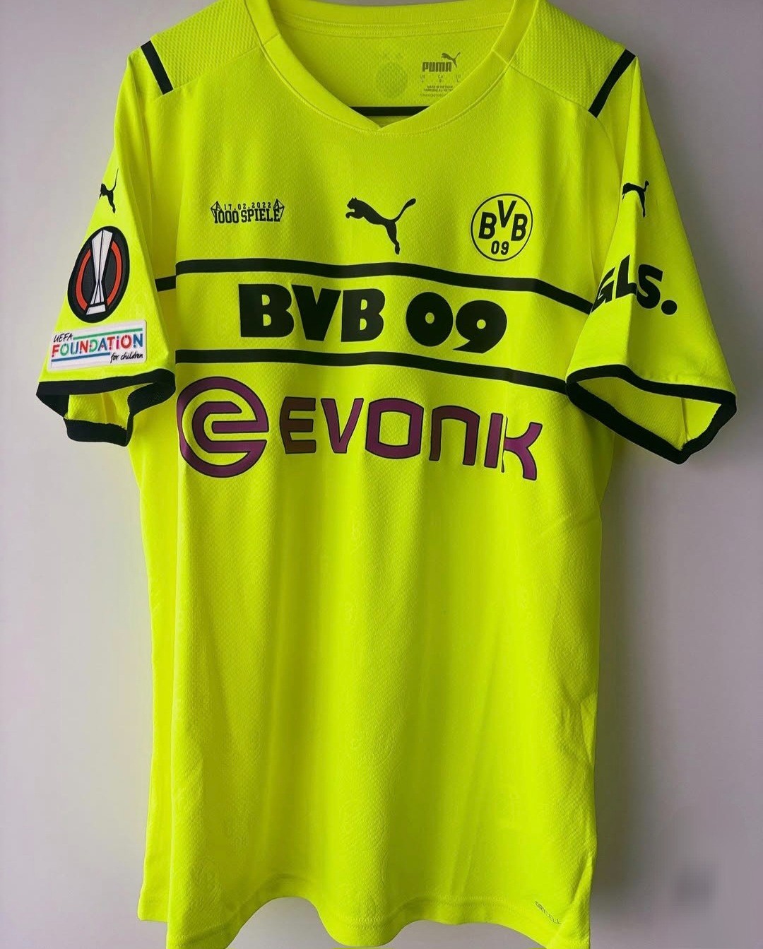 Borussia Dortmund 2021-22 Cup V2 Kit