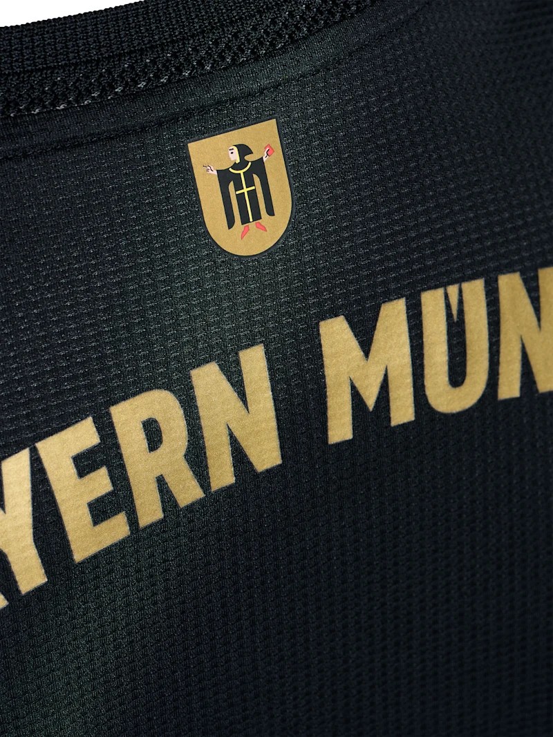 Bayern München 2021-22 Away Kit