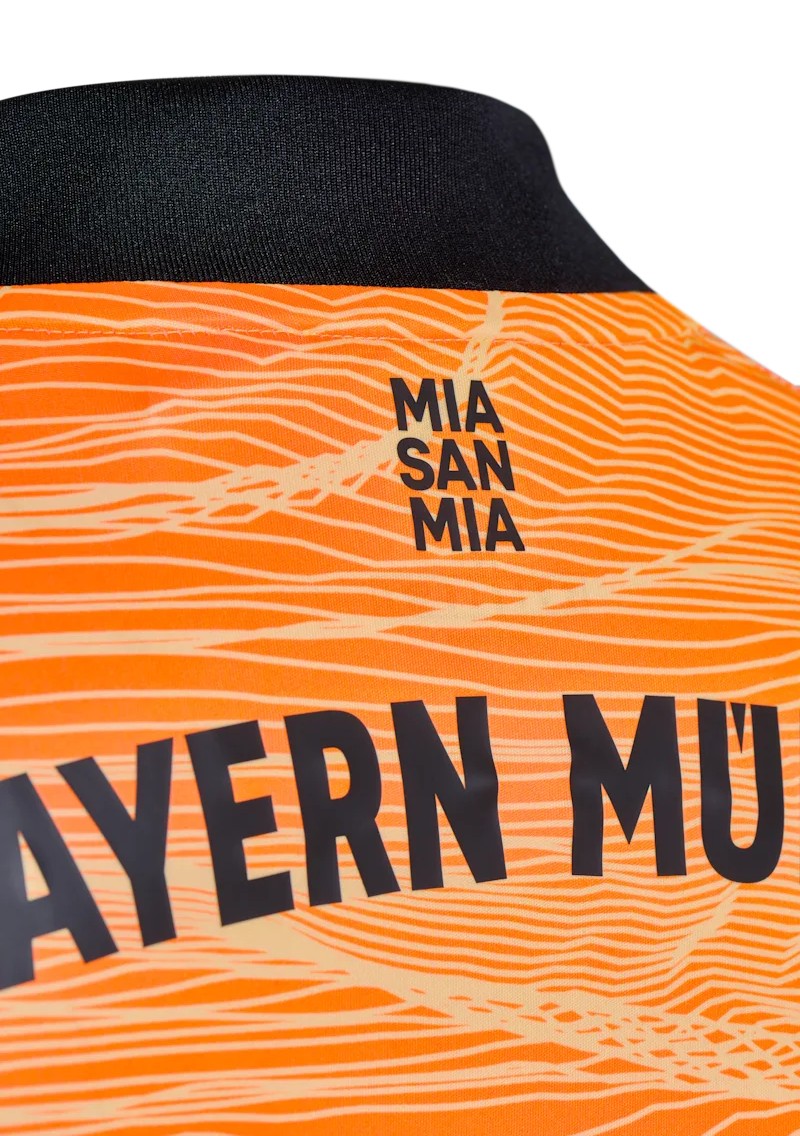 Bayern München 2021-22 GK Home Kit