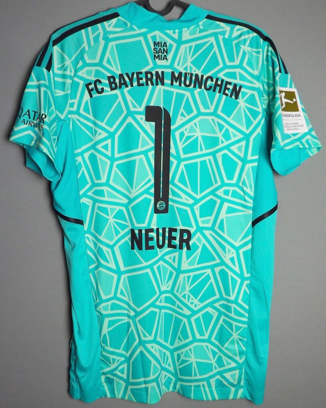 Bayern München 2021-22 GK Fourth Kit