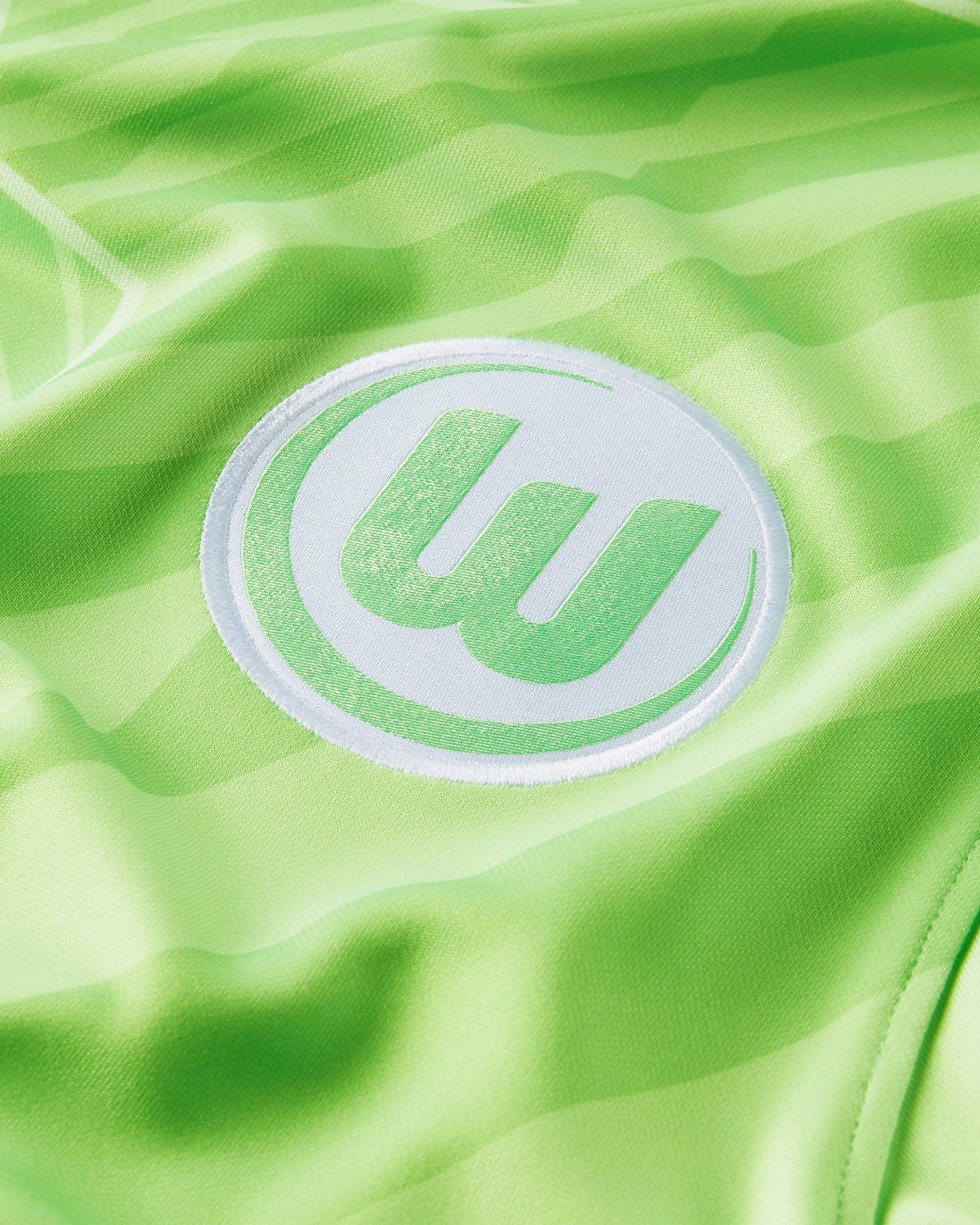 VfL Wolfsburg 2021-22 Home V2 Kit
