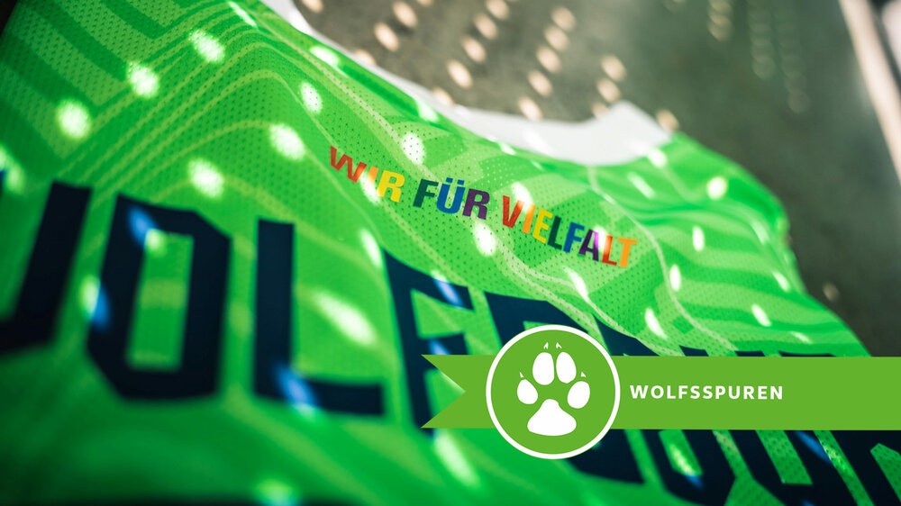 VfL Wolfsburg 2021-22 Home V3 Kit