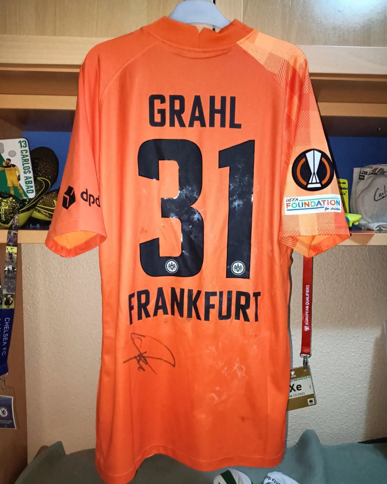 Eintracht Frankfurt 2021-22 GK 2 Kit