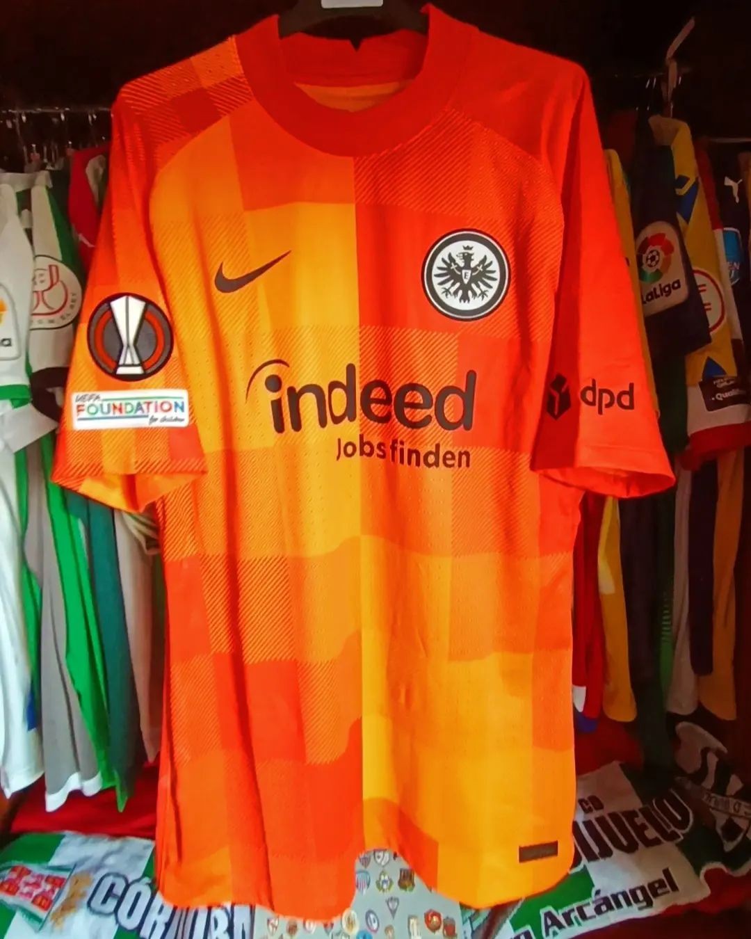 Eintracht Frankfurt 2021-22 GK 2 Kit