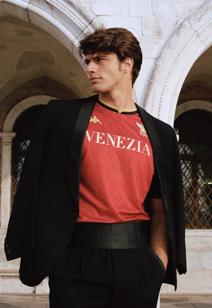 Venezia FC 2021-22 Fourth Kit