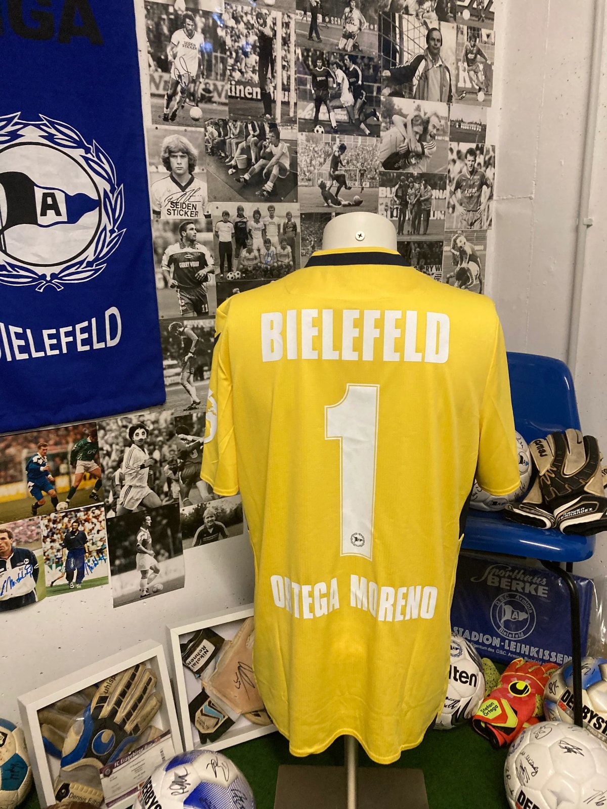 Arminia Bielefeld 2021-22 GK Special Kit