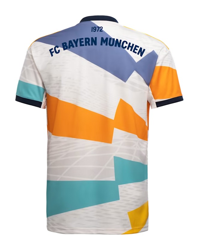 Bayern München 2022-23 Olympiastadion Kit