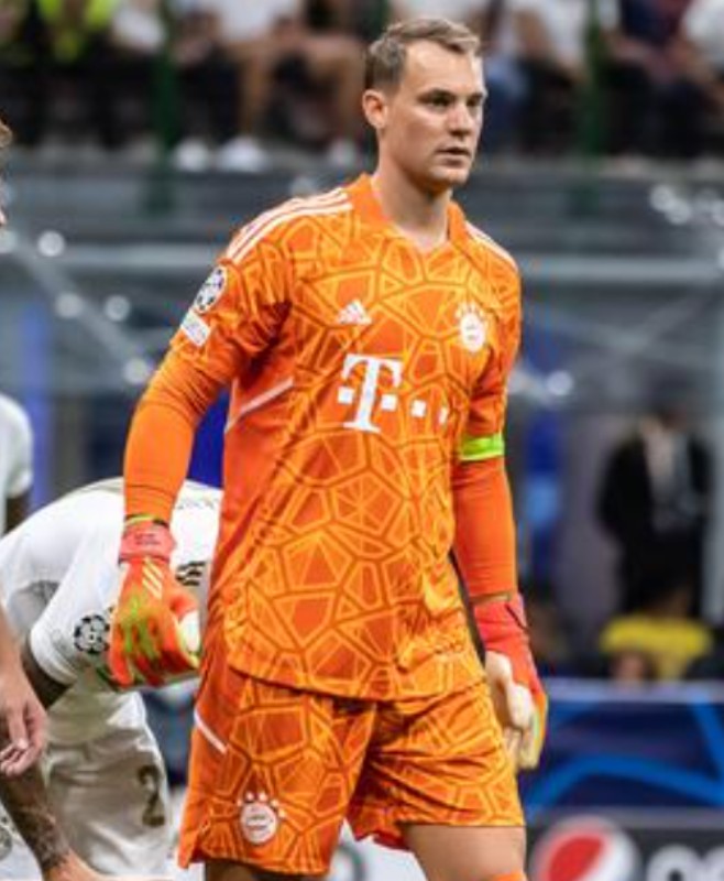 Bayern München 2022-23 GK Fourth Kit