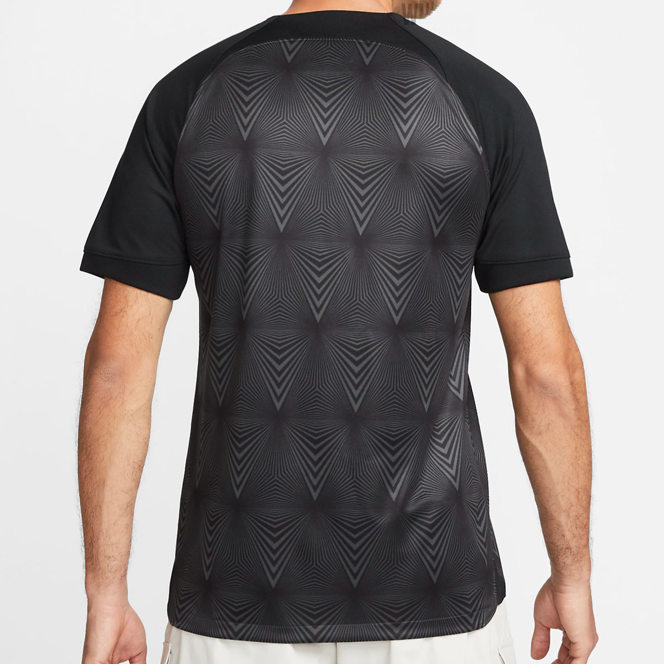 Eintracht Frankfurt 2022-23 Away Kit