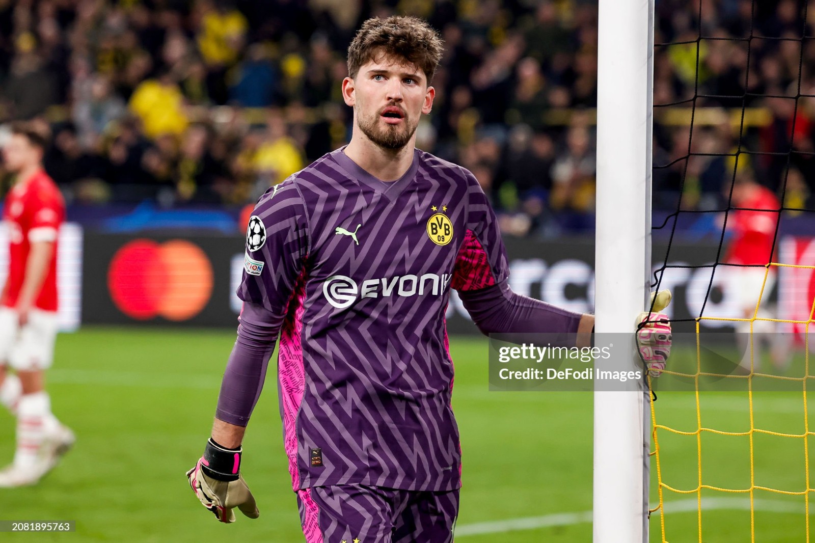 Borussia Dortmund 2023-24 Cup GK 1 Kit