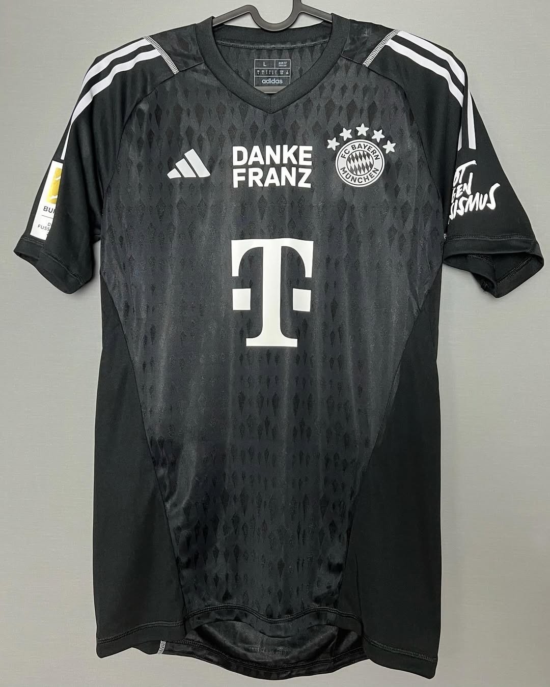 Bayern München 2023-24 GK 1 V2 Kit